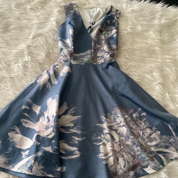 Only worn once - Picture 2 of 3